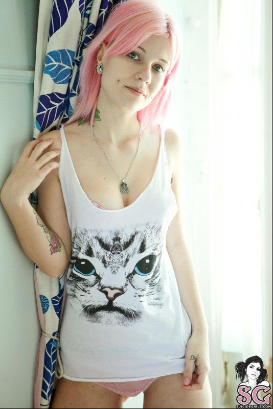 Emo branquinha tatuada pelada - Suicide Girls - Foto 4917